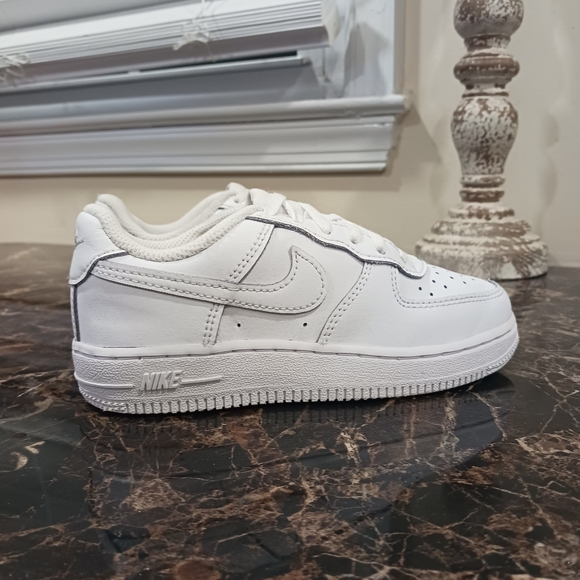 Nike Air Force 1 Low 07 Streetwear/Lifestyle Shoes Size 12C Unisex - Picture 4 of 10